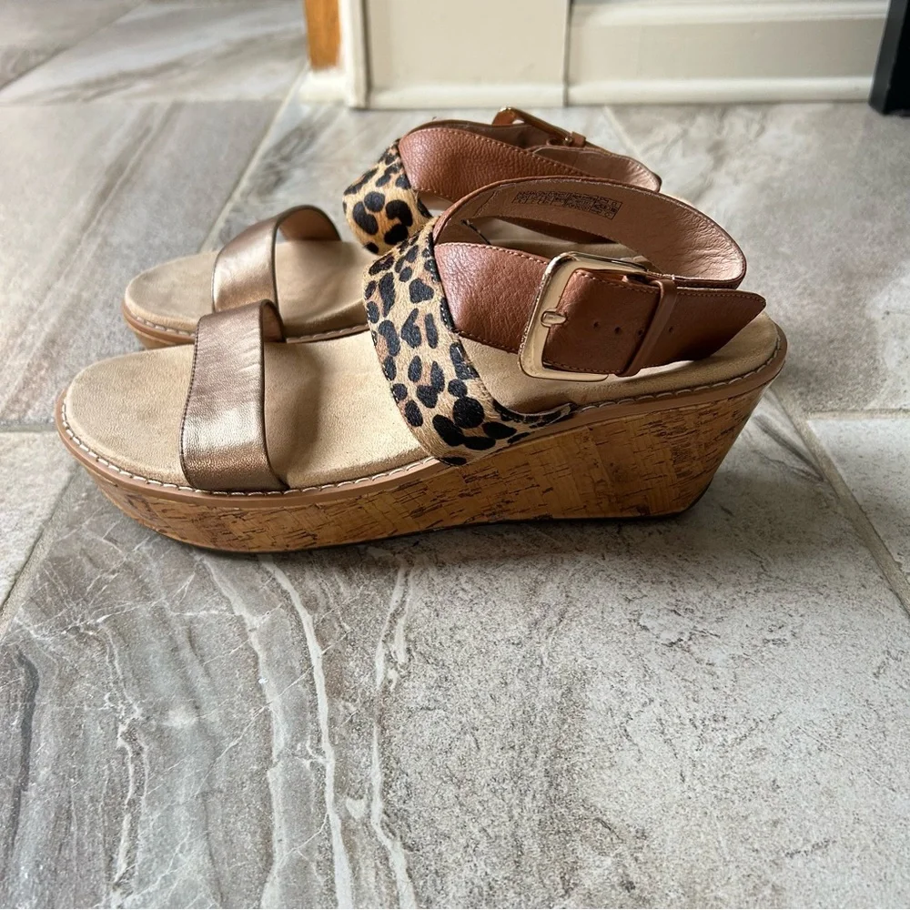 NWOB Women’s Vionic Orthaheel Casual Leopard Print Cork Wedge Sandals, Size 9